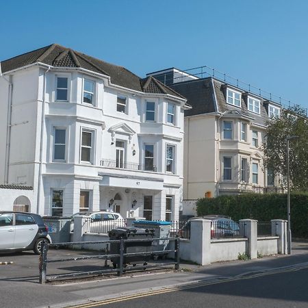 Bournemouth Beachfront Retreat 3 Bedroom 3 Bathroom Seaside B&B With Free Parking Dış mekan fotoğraf