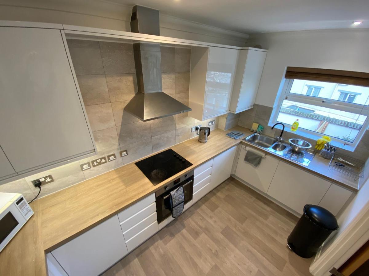 Bournemouth Beachfront Retreat 3 Bedroom 3 Bathroom Seaside B&B With Free Parking Dış mekan fotoğraf