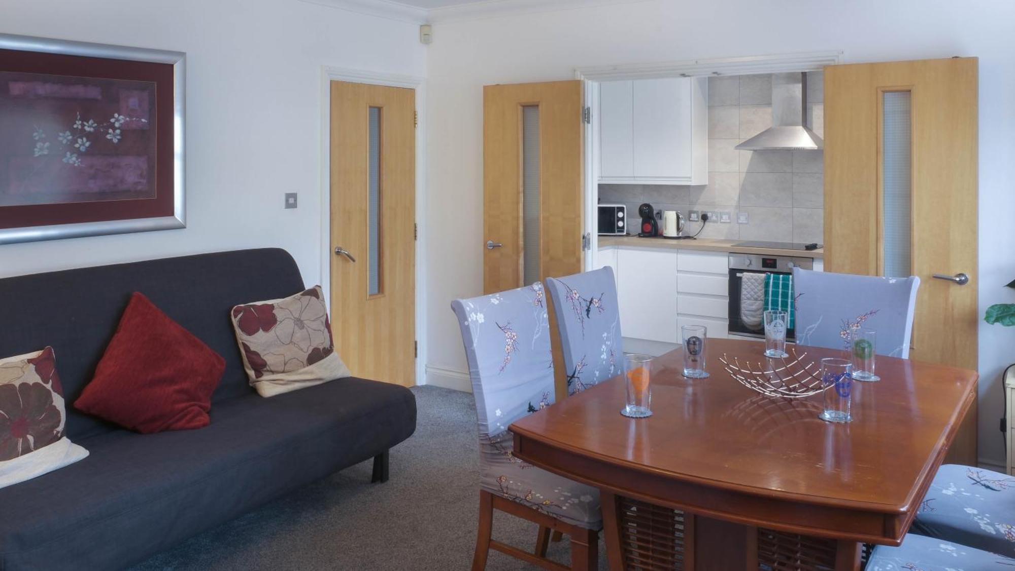 Bournemouth Beachfront Retreat 3 Bedroom 3 Bathroom Seaside B&B With Free Parking Dış mekan fotoğraf