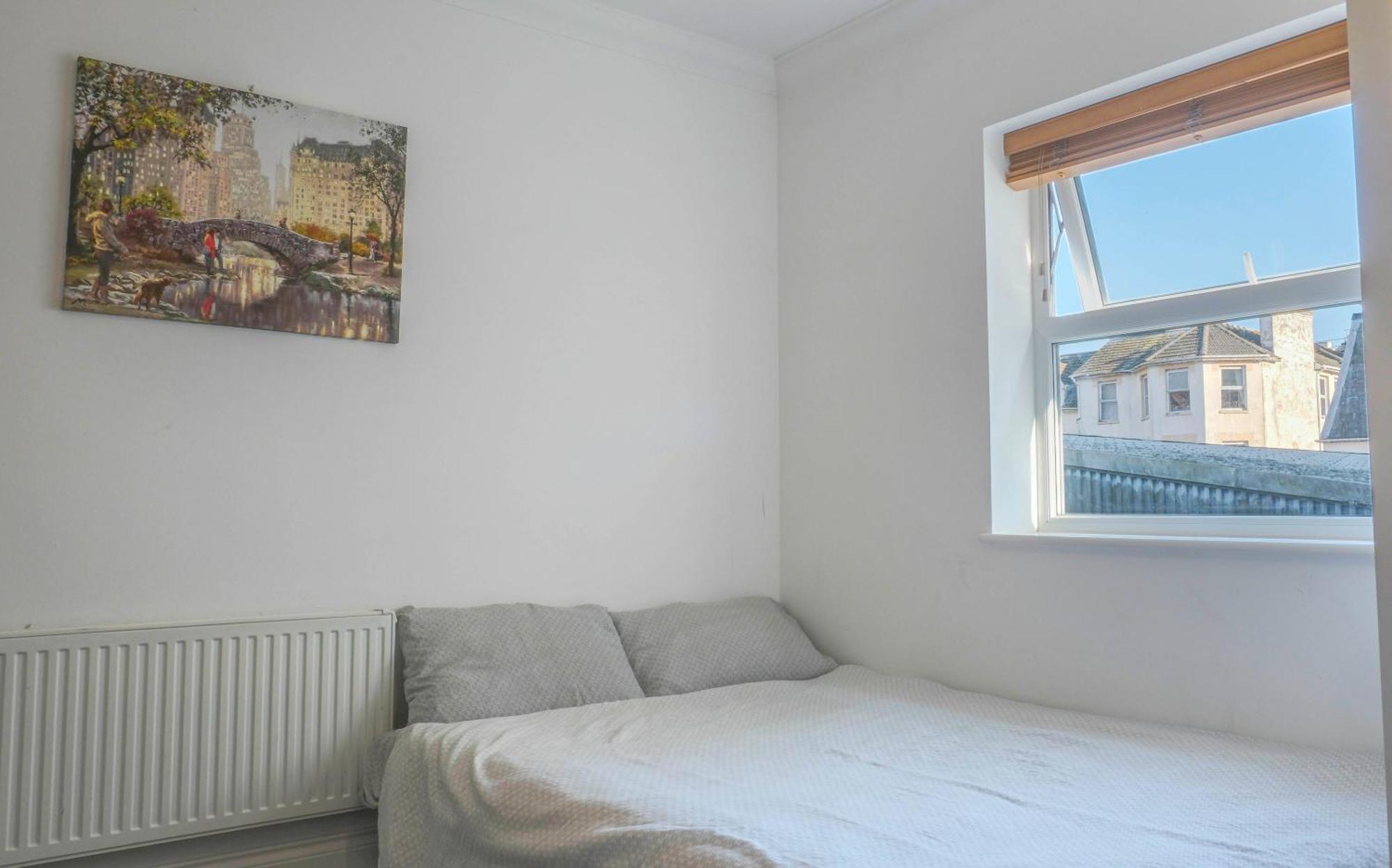 Bournemouth Beachfront Retreat 3 Bedroom 3 Bathroom Seaside B&B With Free Parking Dış mekan fotoğraf