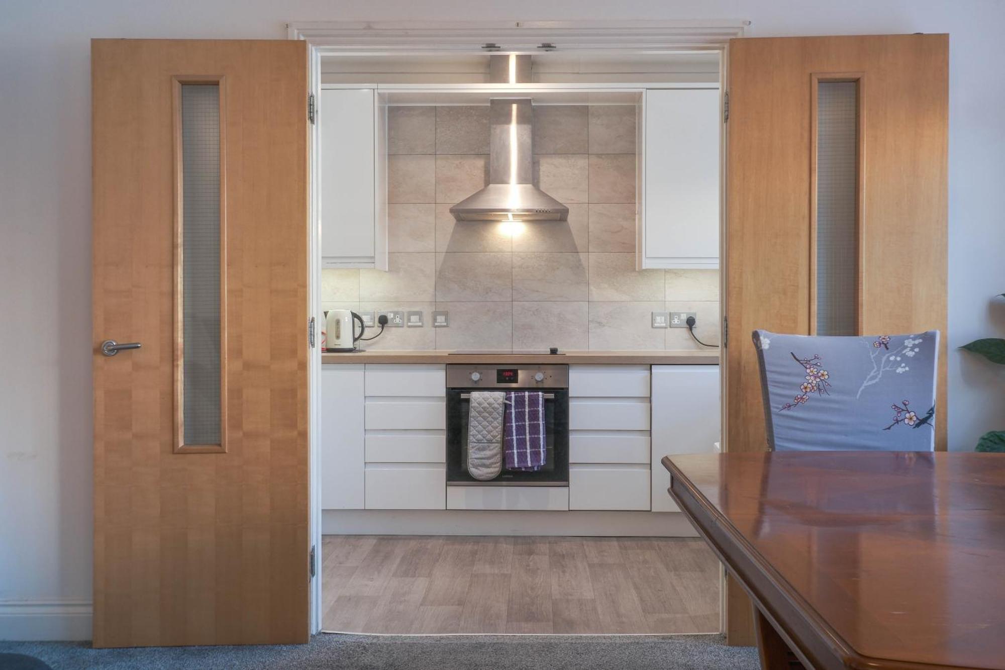 Bournemouth Beachfront Retreat 3 Bedroom 3 Bathroom Seaside B&B With Free Parking Dış mekan fotoğraf