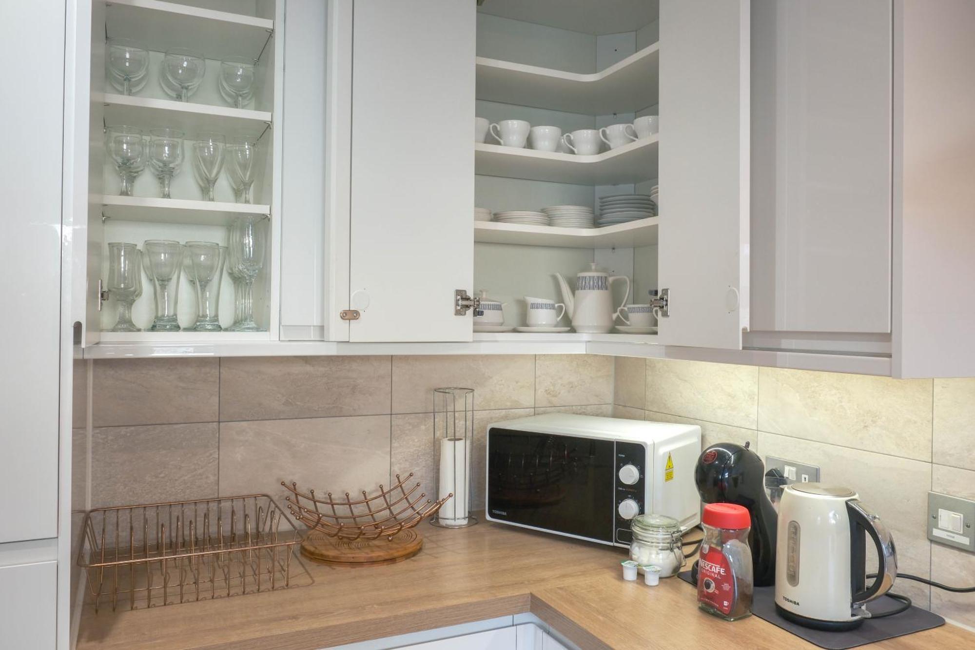 Bournemouth Beachfront Retreat 3 Bedroom 3 Bathroom Seaside B&B With Free Parking Dış mekan fotoğraf