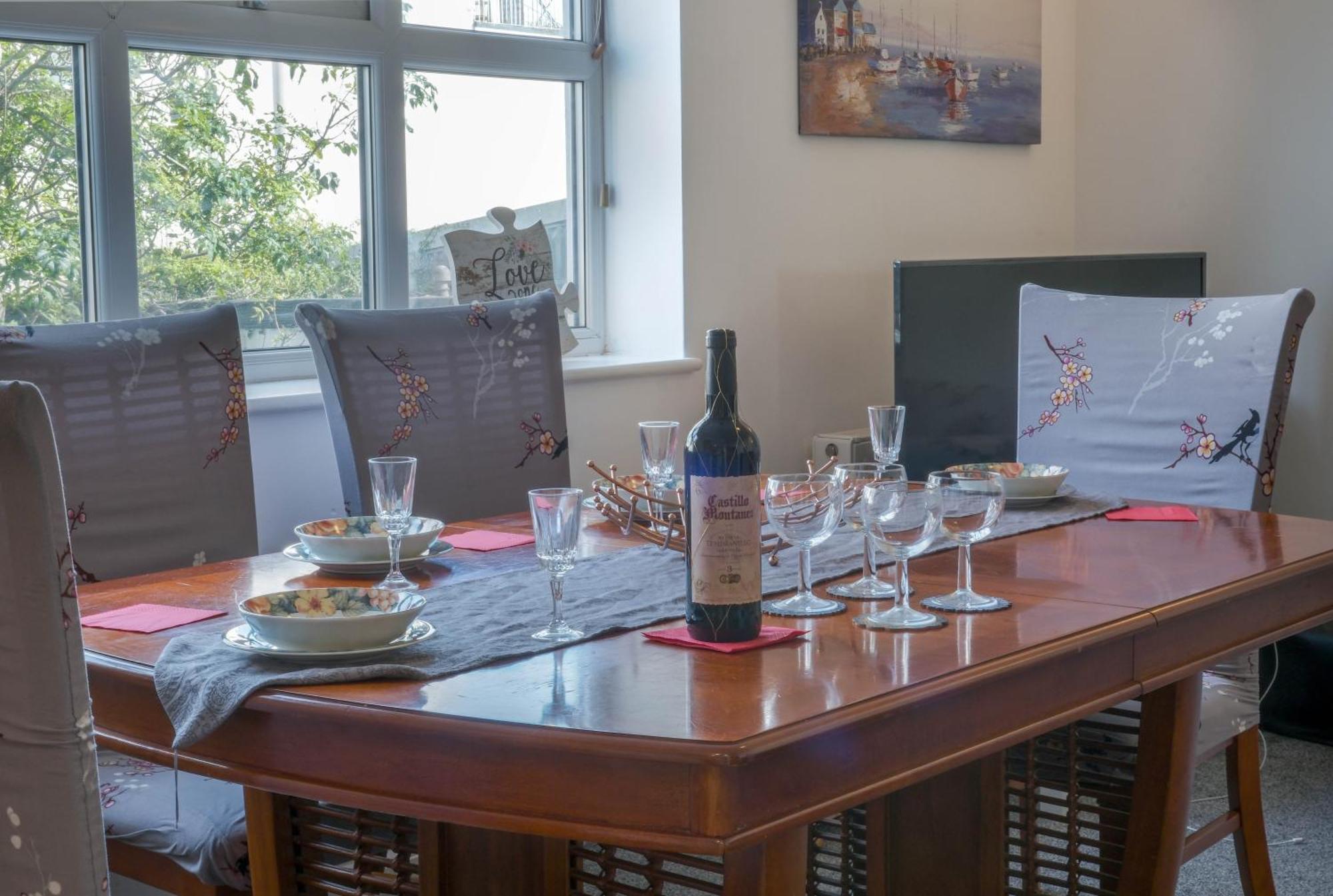 Bournemouth Beachfront Retreat 3 Bedroom 3 Bathroom Seaside B&B With Free Parking Dış mekan fotoğraf