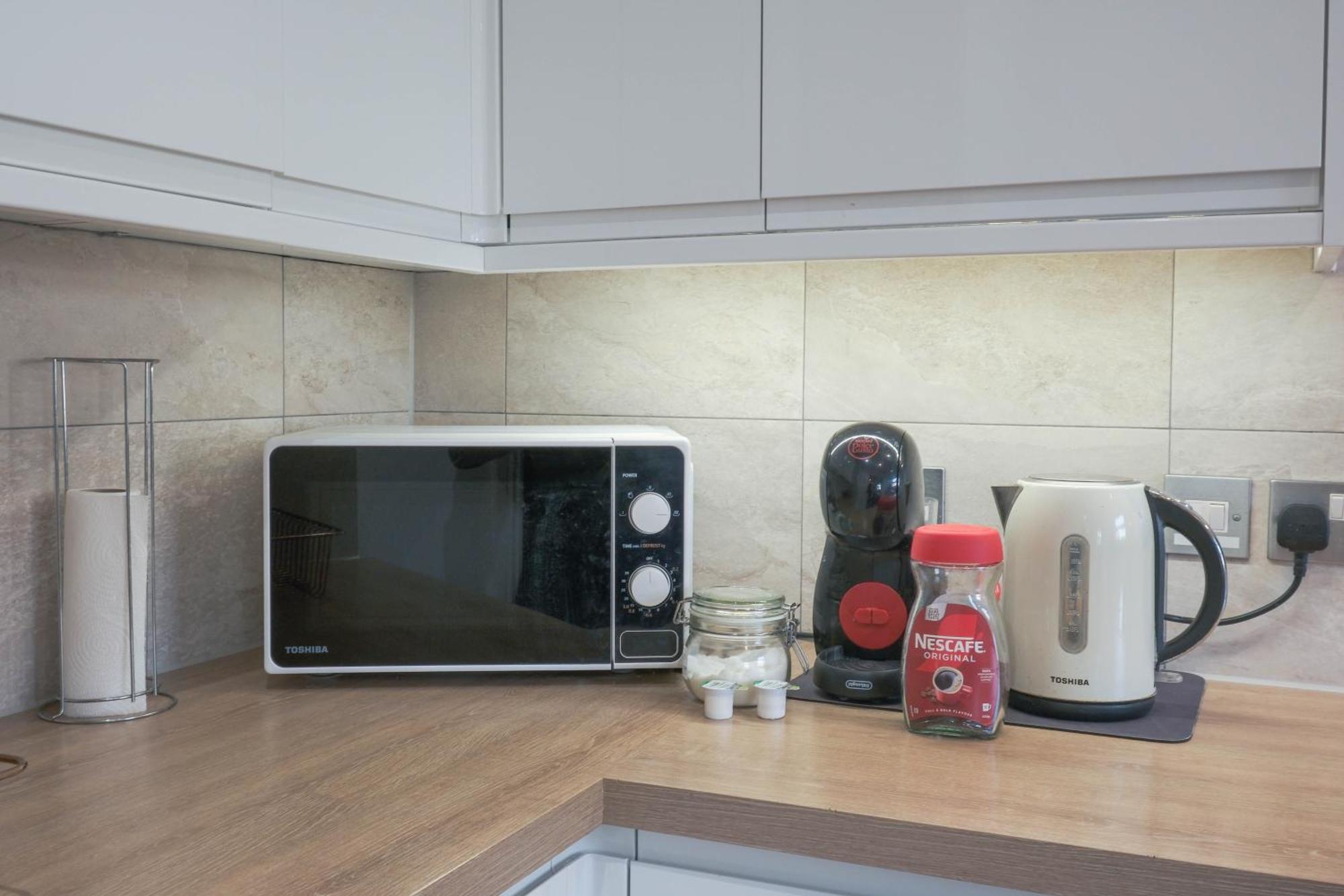 Bournemouth Beachfront Retreat 3 Bedroom 3 Bathroom Seaside B&B With Free Parking Dış mekan fotoğraf