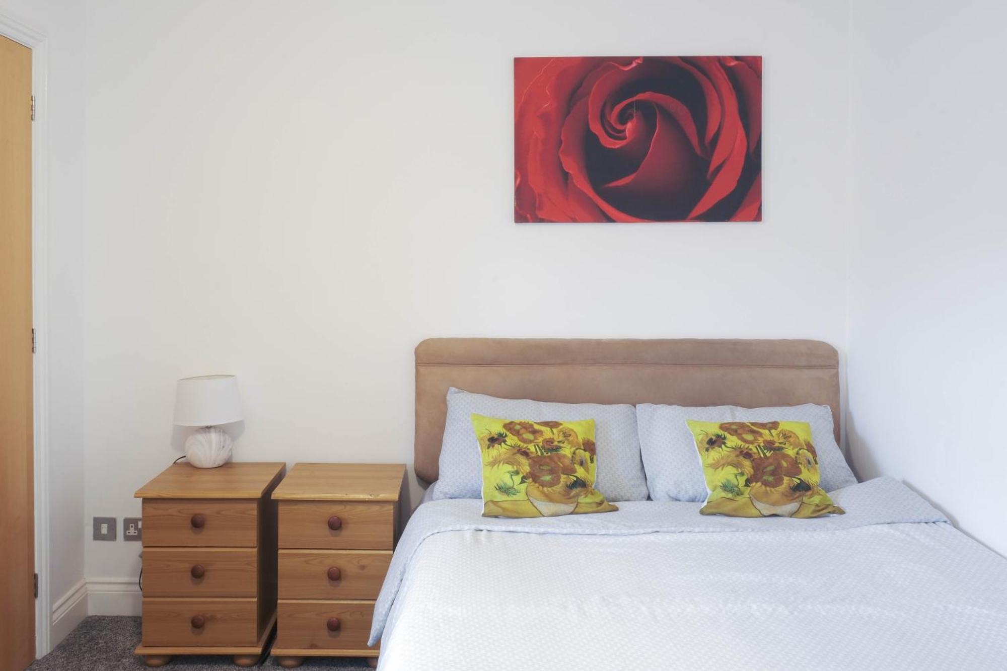 Bournemouth Beachfront Retreat 3 Bedroom 3 Bathroom Seaside B&B With Free Parking Dış mekan fotoğraf