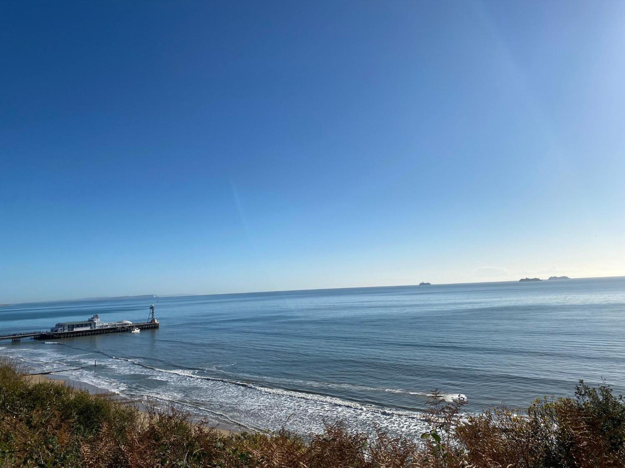 Bournemouth Beachfront Retreat 3 Bedroom 3 Bathroom Seaside B&B With Free Parking Dış mekan fotoğraf